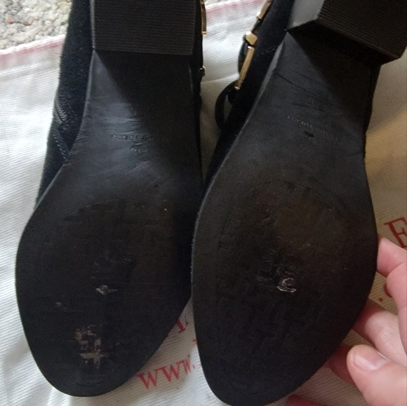 Elaine Turner black suede ankle booties - Picture 4 of 5